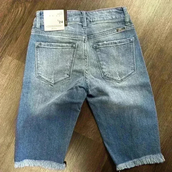 Kancan Mid rise Bermuda Shorts - Picture 2 of 2